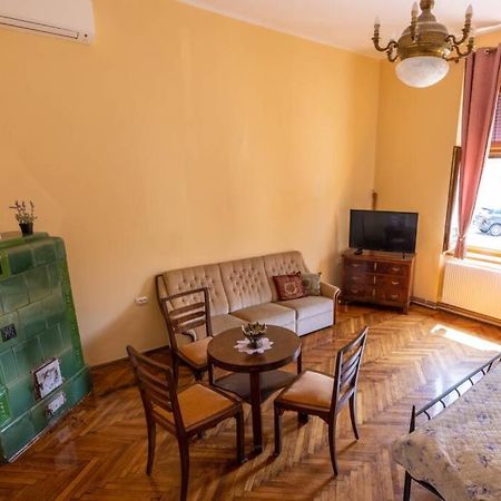 Appartamento Apartman Gaudeamus Varaždin Esterno foto