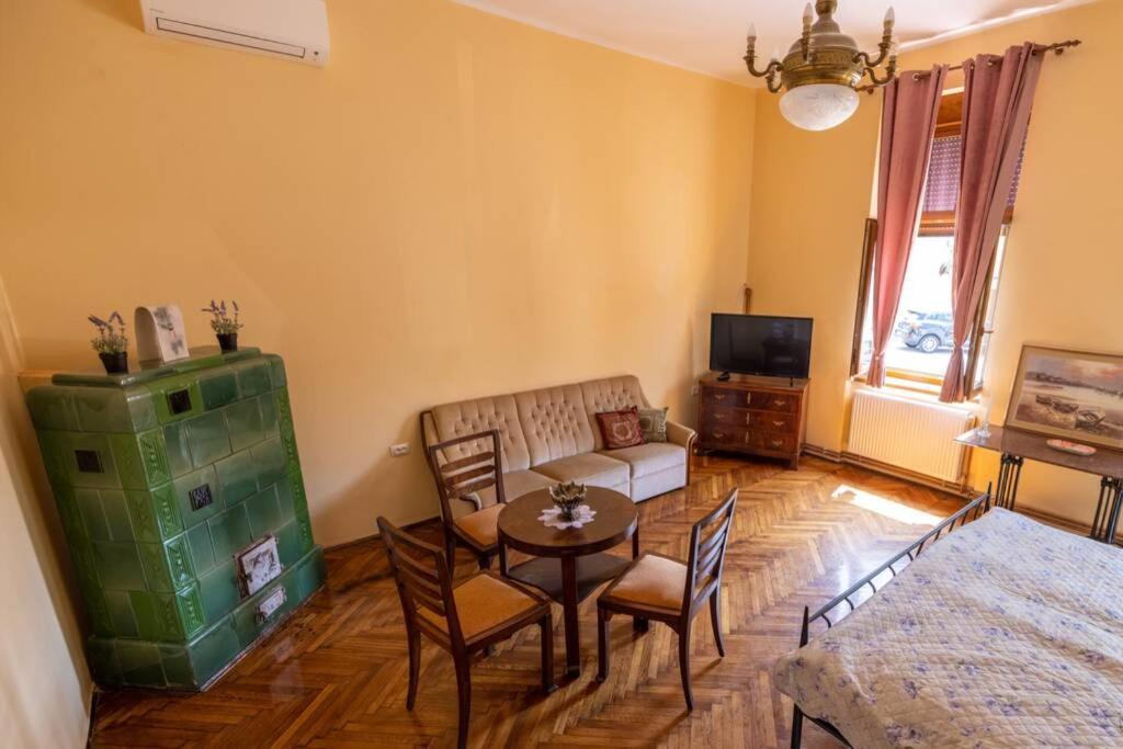 Appartamento Apartman Gaudeamus Varaždin Esterno foto